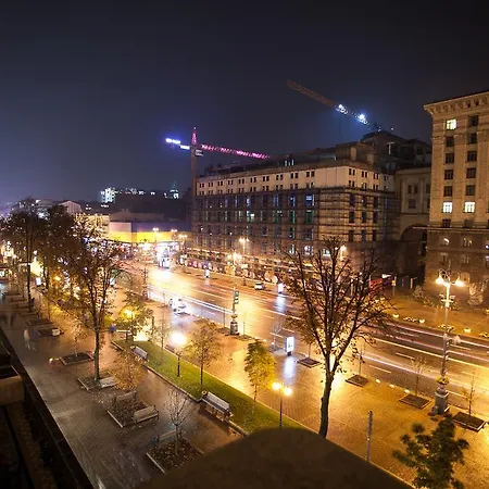 On Khreshchatyk 21 *